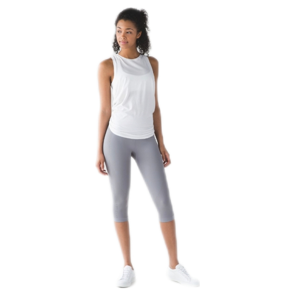 Lululemon Women's Grey Flow & Go Seamless Crop Yoga Workout Leggings Size 8
